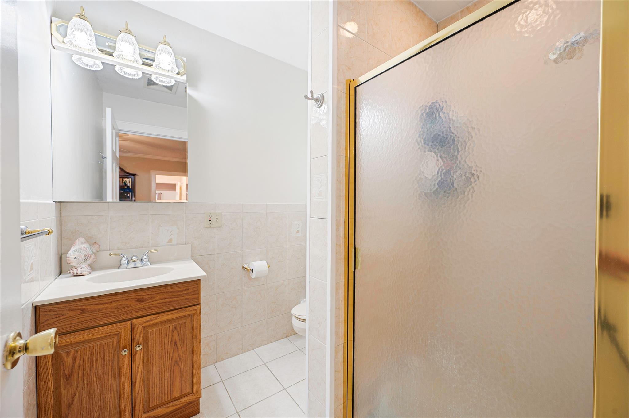 24 Richmond Hill Road, Sound Beach, New York image 15
