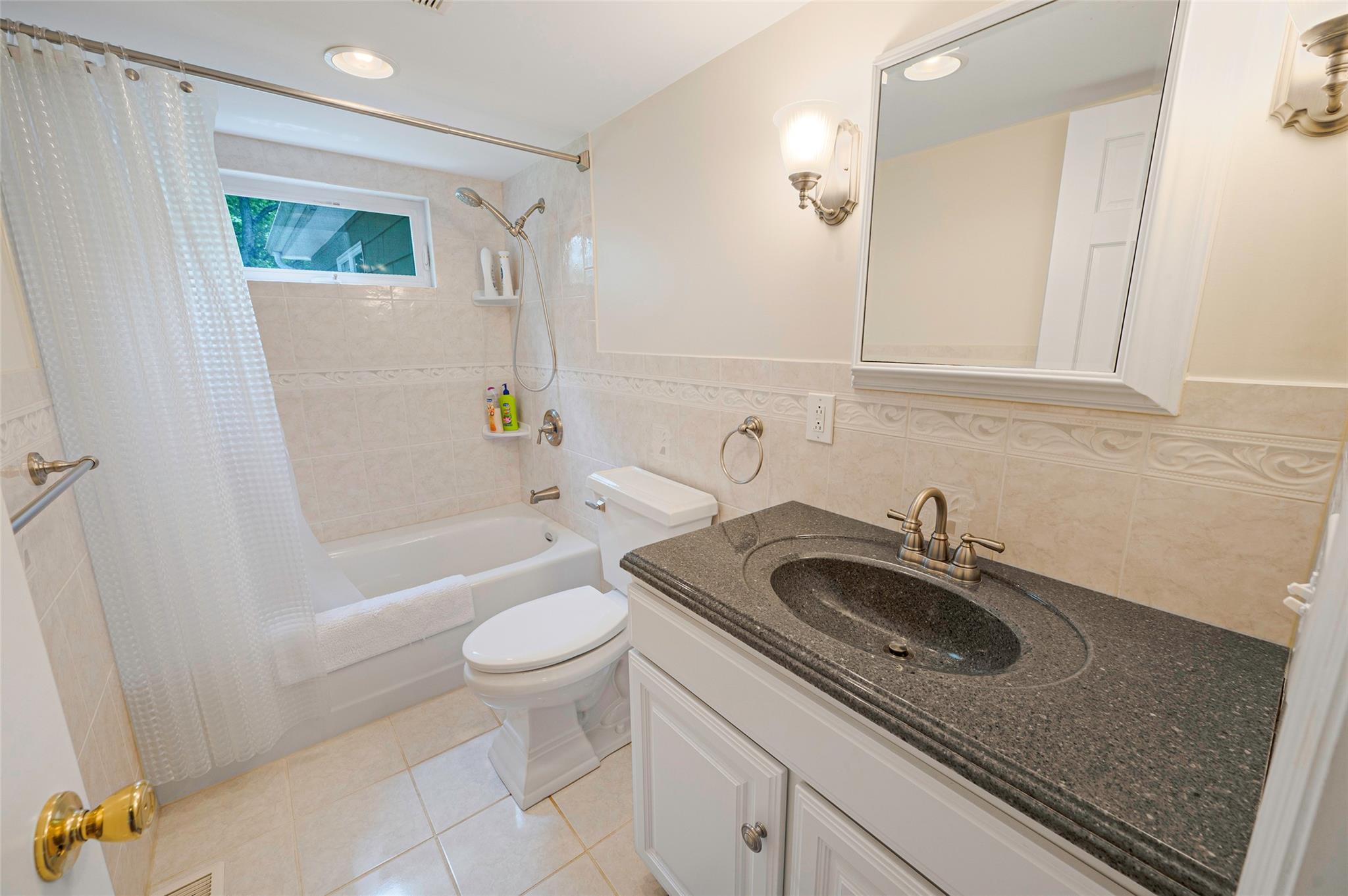 24 Richmond Hill Road, Sound Beach, New York image 18