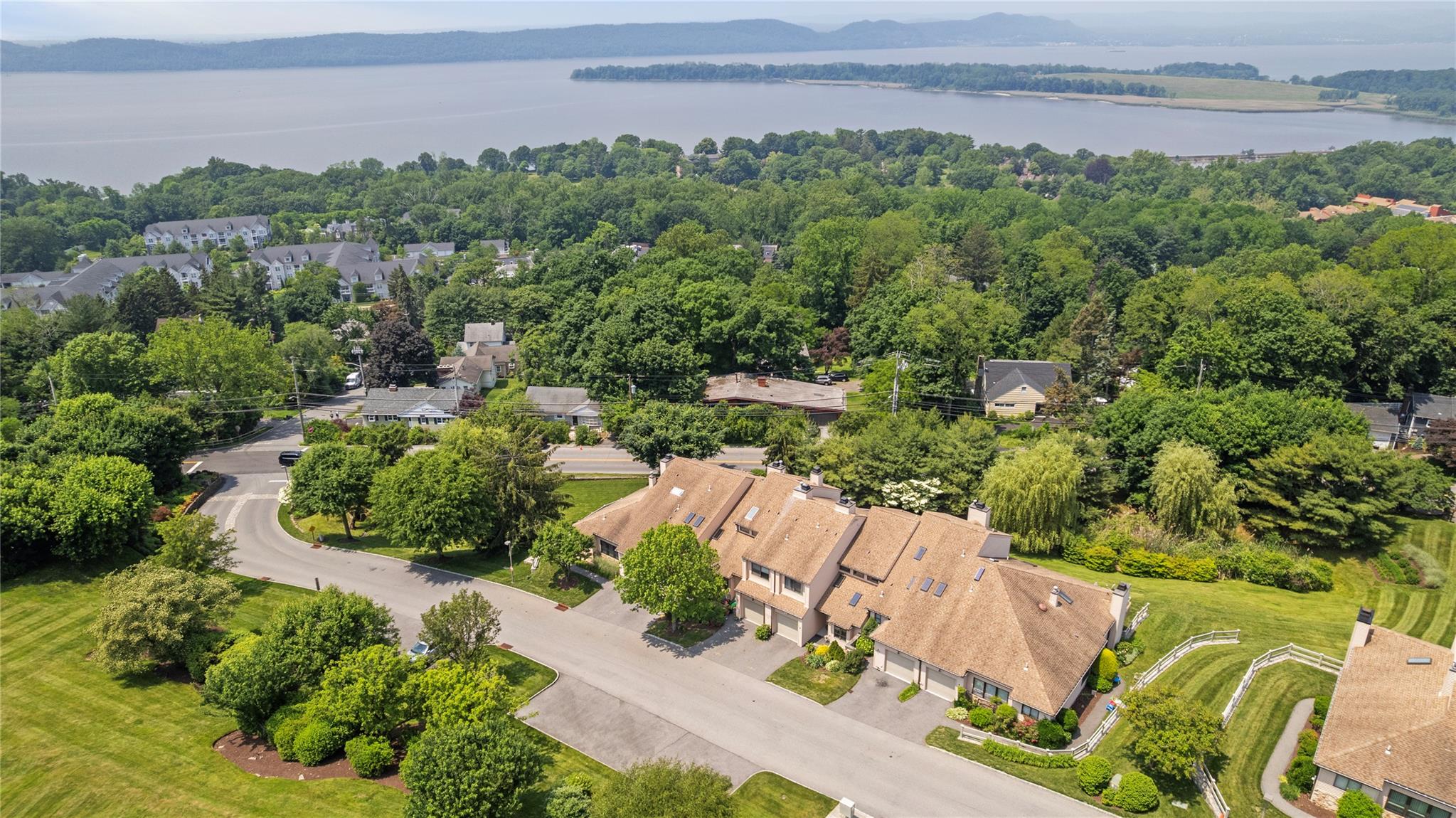 Property for Sale at Hudson Watch Drive 4, Ossining, New York - Bedrooms: 2 
Bathrooms: 3 
Rooms: 11  - $649,999