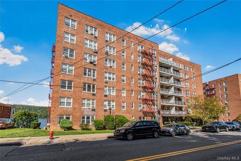 679 Warburton Avenue 2R Yonkers NY 10701