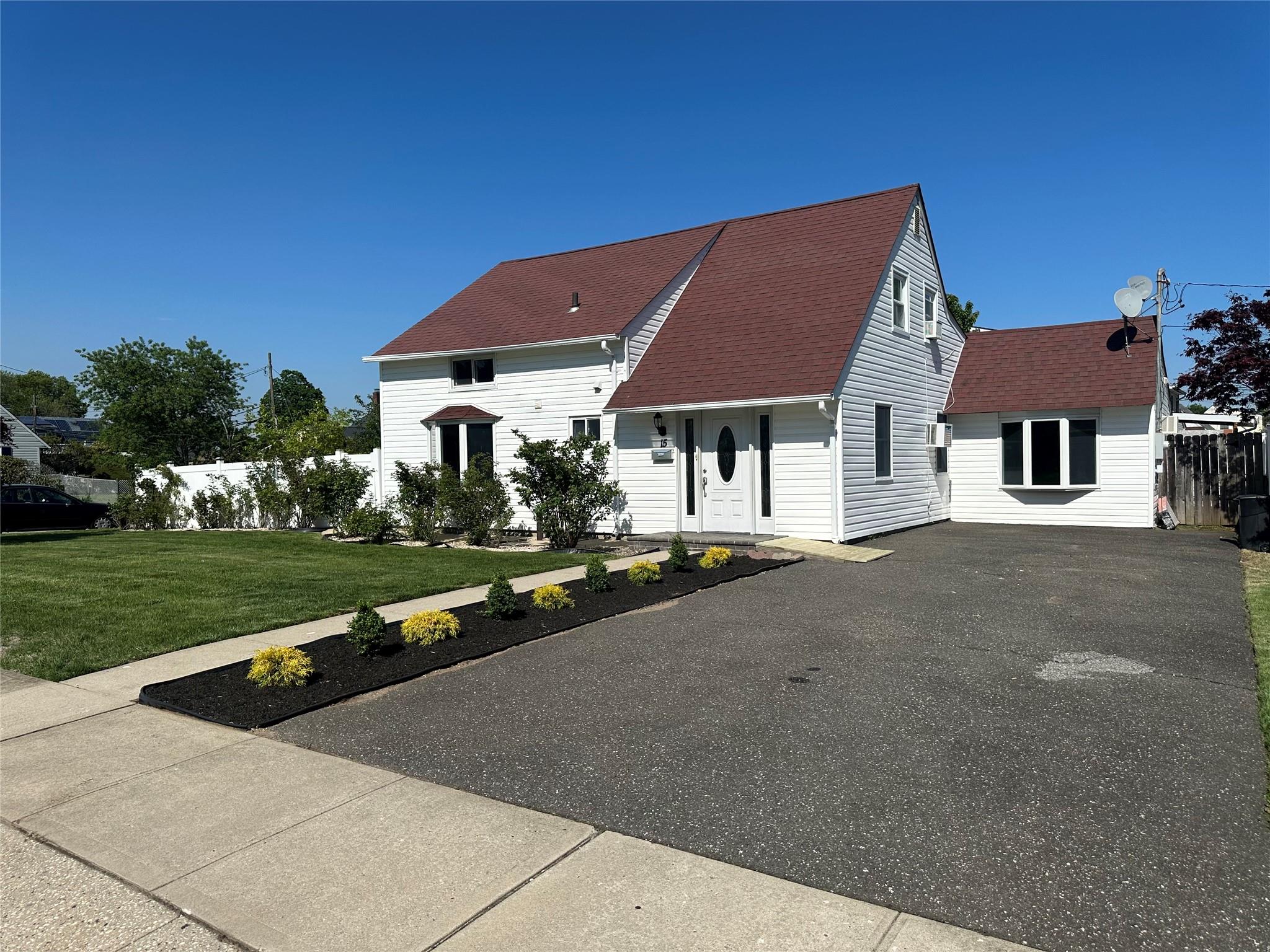 15 Tailor Lane, Levittown, New York image 1