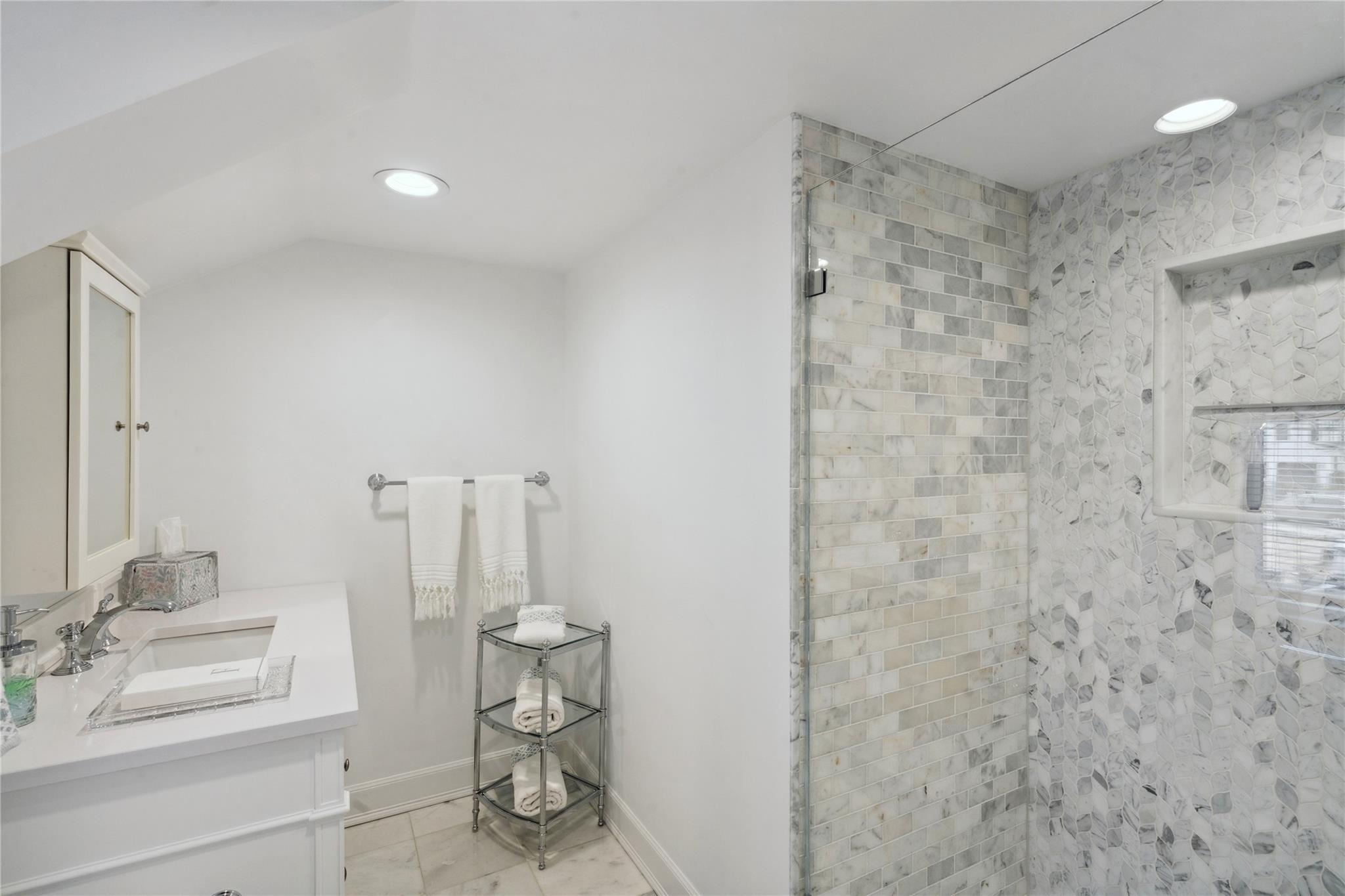 236 Berry Hill Road, Syosset, New York image 32