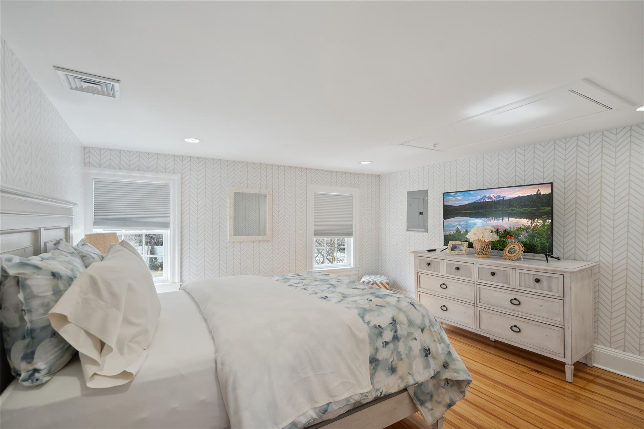 236 Berry Hill Road, Syosset, New York image 28