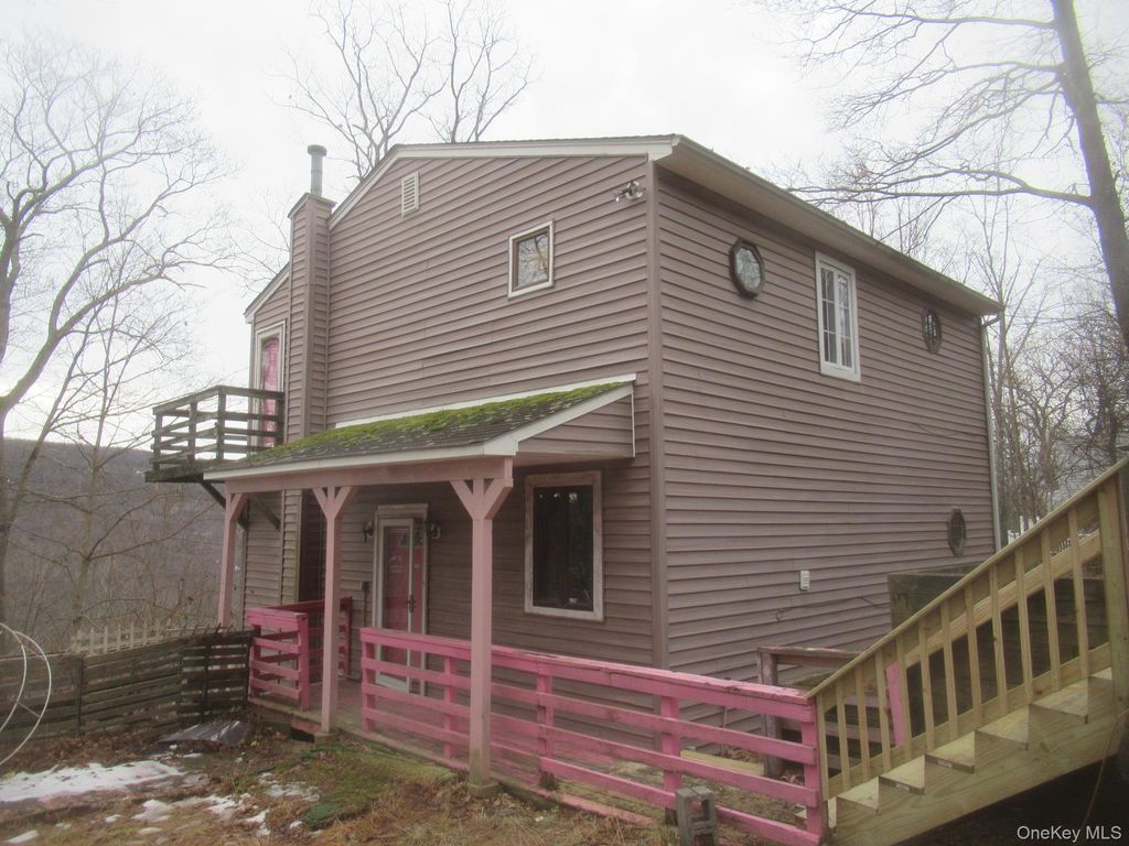 Photo of 70 Deer Trail N, Greenwood Lake, NY 10925 (MLS # 950448)