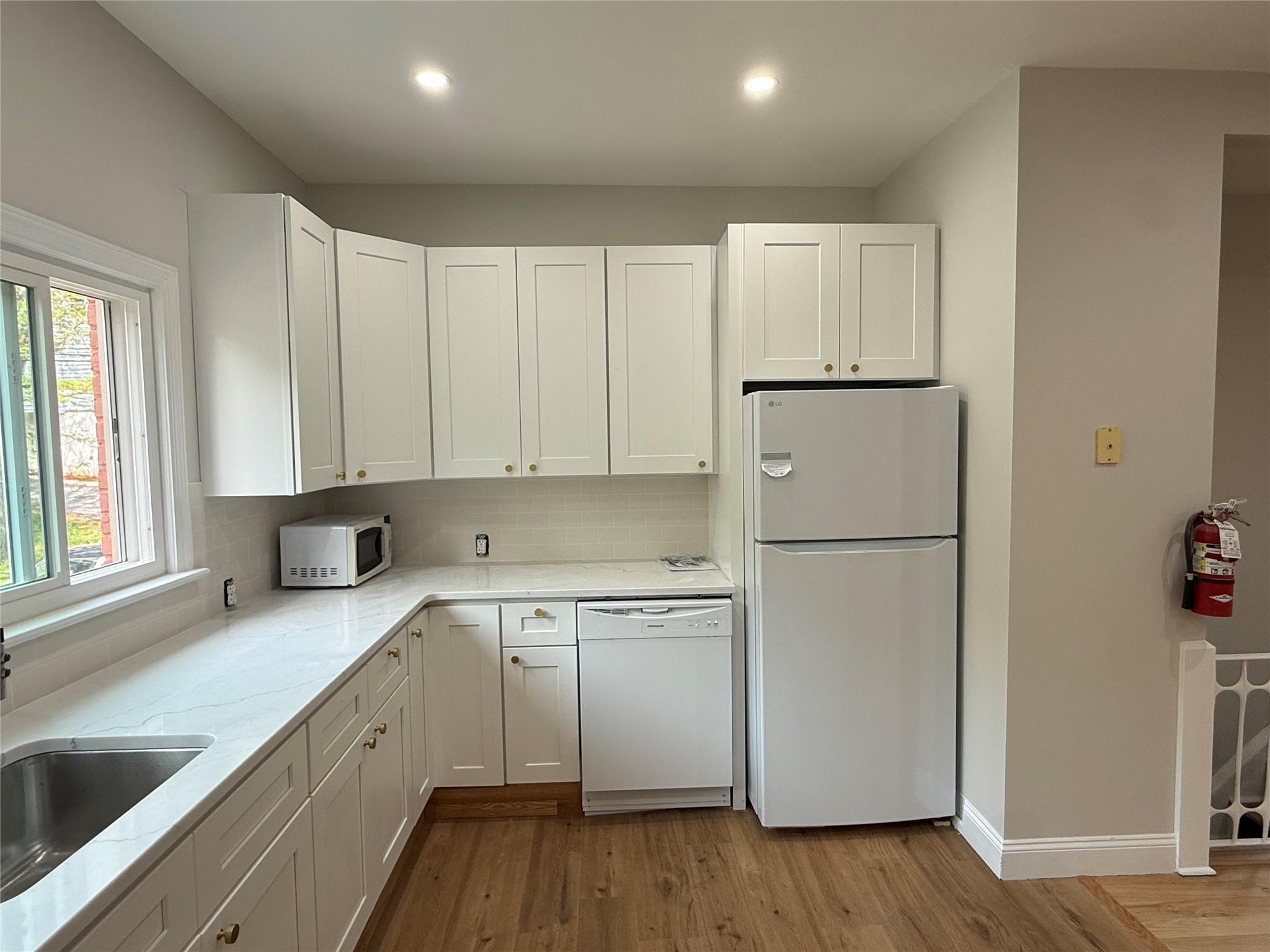 Beacon, New York 12508, United States, 2 Bedrooms Bedrooms, ,1 BathroomBathrooms,Residential,Active,148164