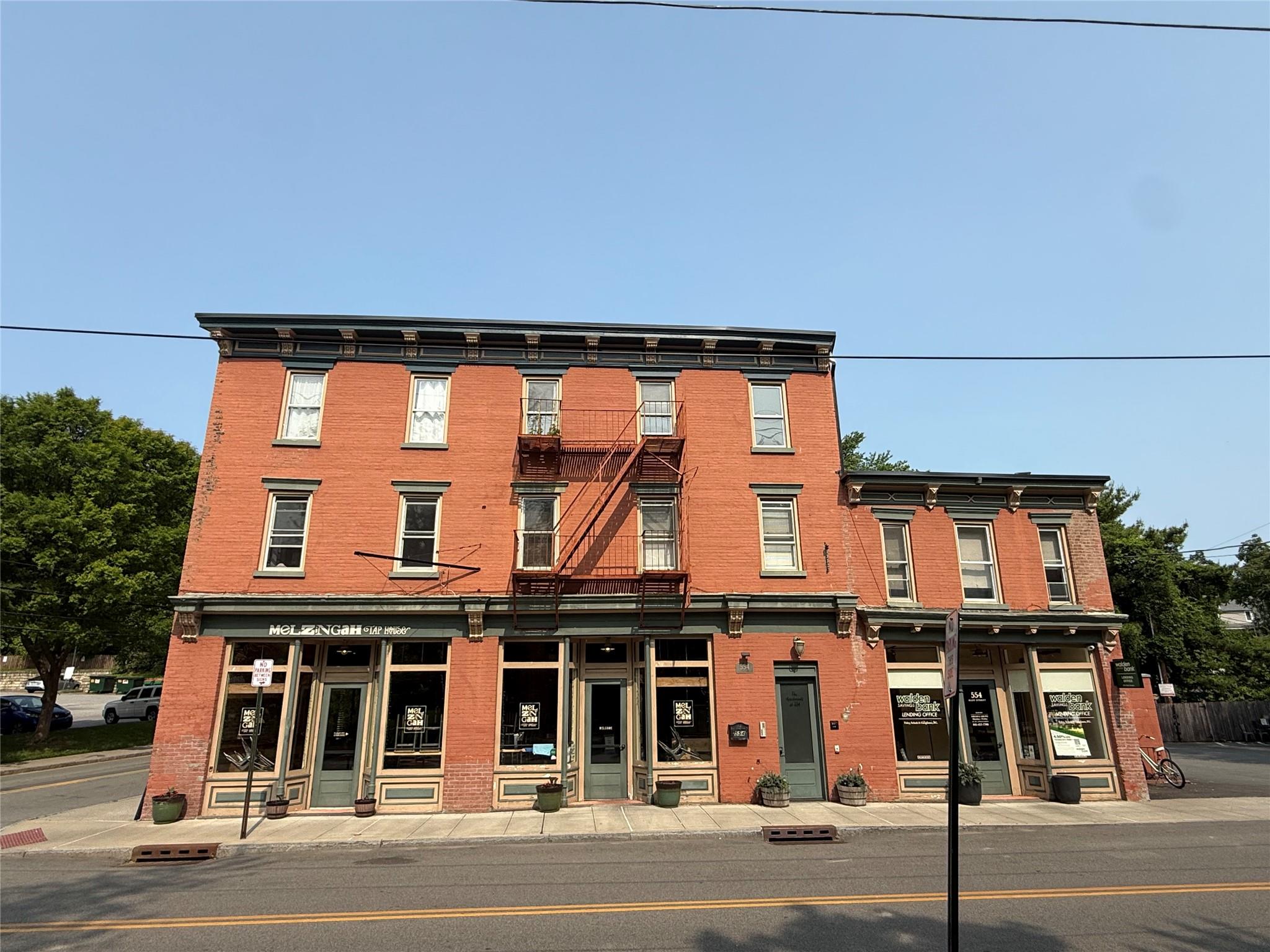 Main St 6, Beacon, New York - 2 Bedrooms  
1 Bathrooms  
6 Rooms - 