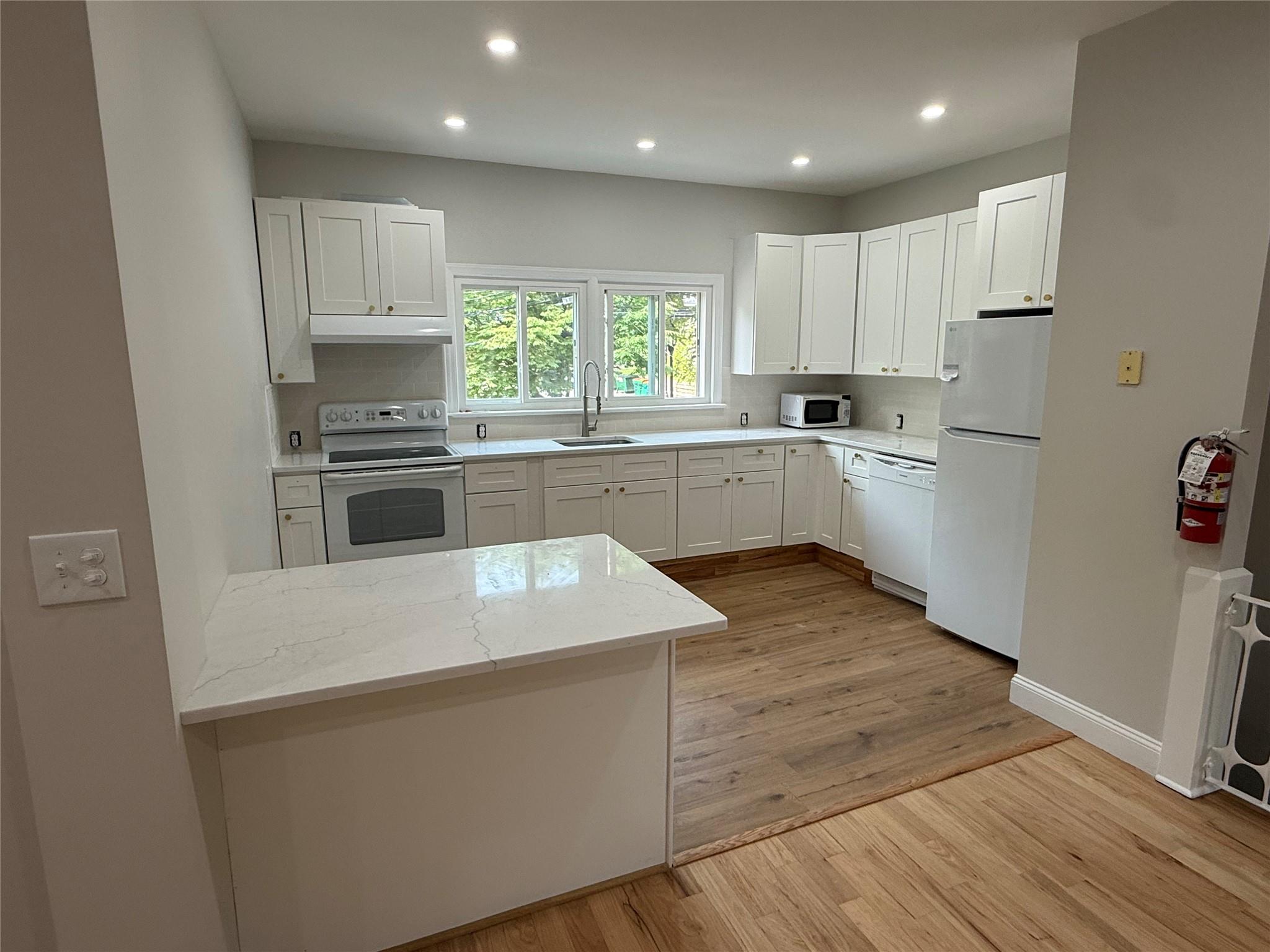 Beacon, New York 12508, United States, 2 Bedrooms Bedrooms, ,1 BathroomBathrooms,Residential,Active,148164