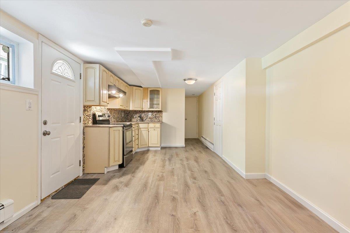 Dix Hills, New York 11746, United States, 2 Bedrooms Bedrooms, ,1 BathroomBathrooms,Residential,Active,78004