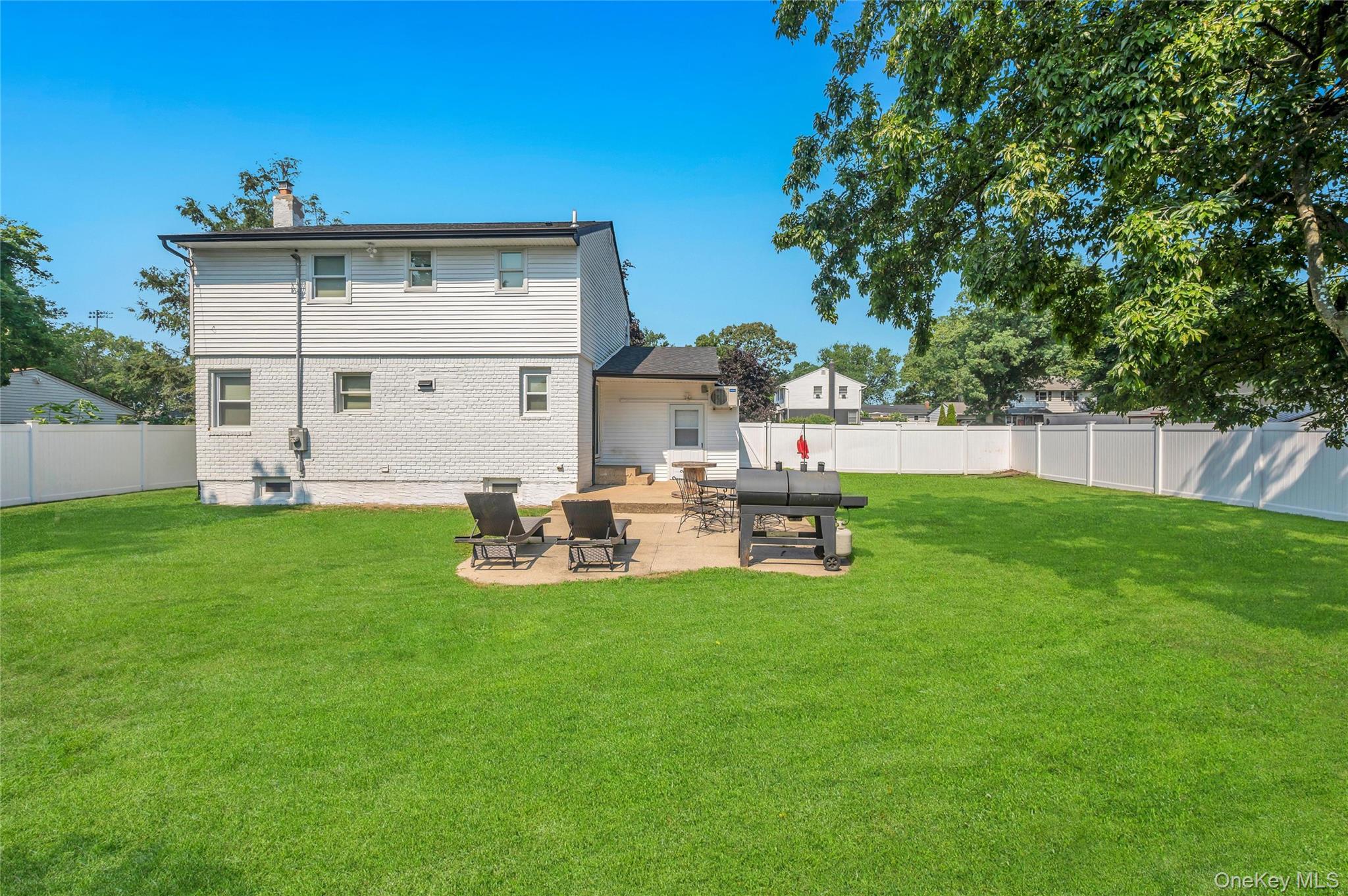241 Tree Road