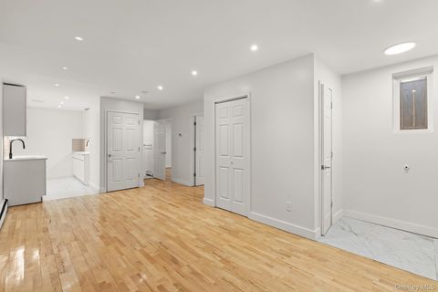 Condo For Sale - 385 Vernon Avenue #1A<br/> Brooklyn, NY 11206