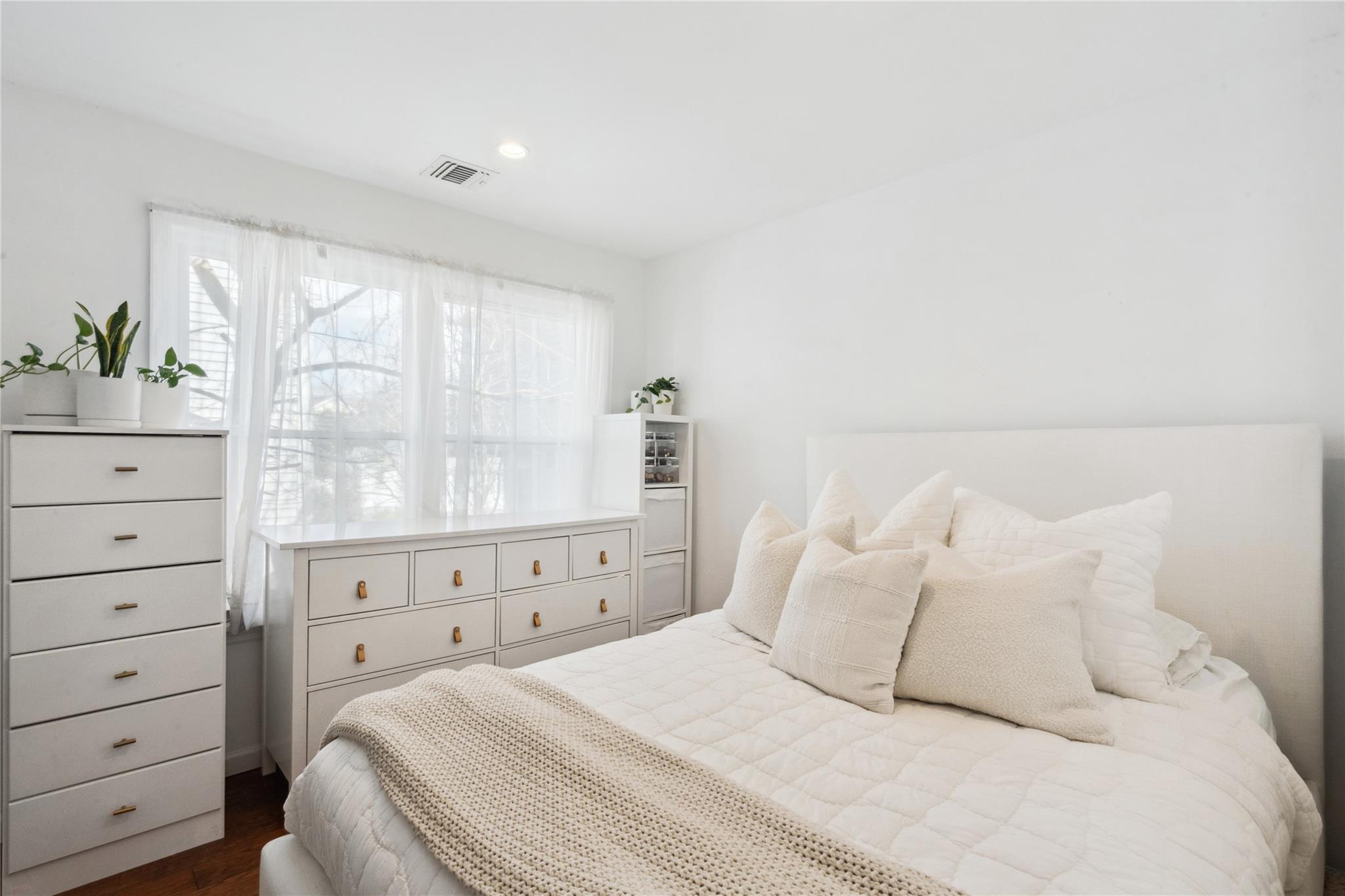 30 N Edwin Court, East Rockaway, New York image 16