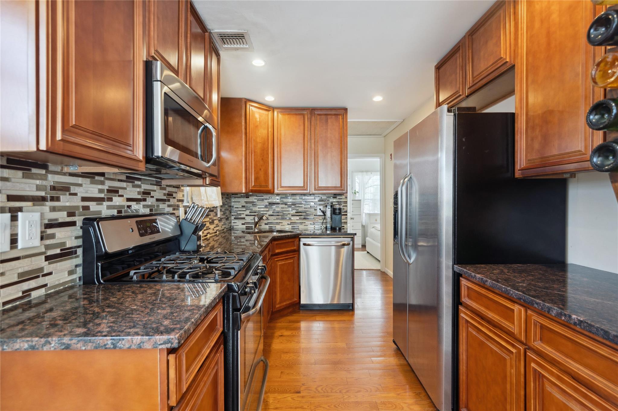 30 N Edwin Court, East Rockaway, New York image 10