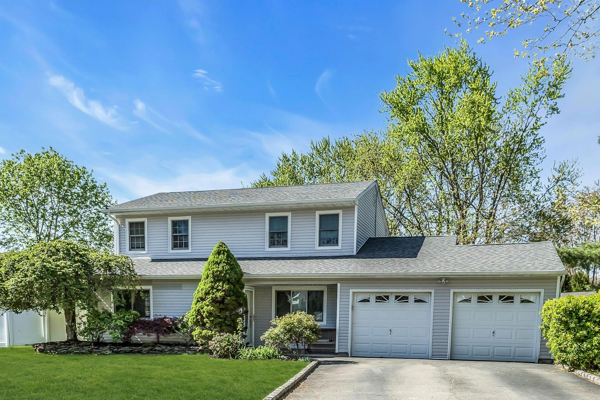 12 Edith Court, Port Jefferson Station, New York image 1