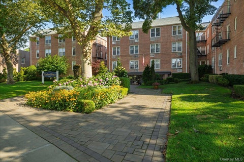 Homes For Sale - 16 Main Street #2G<br/> Nassau County, East Rockaway, NY 11518