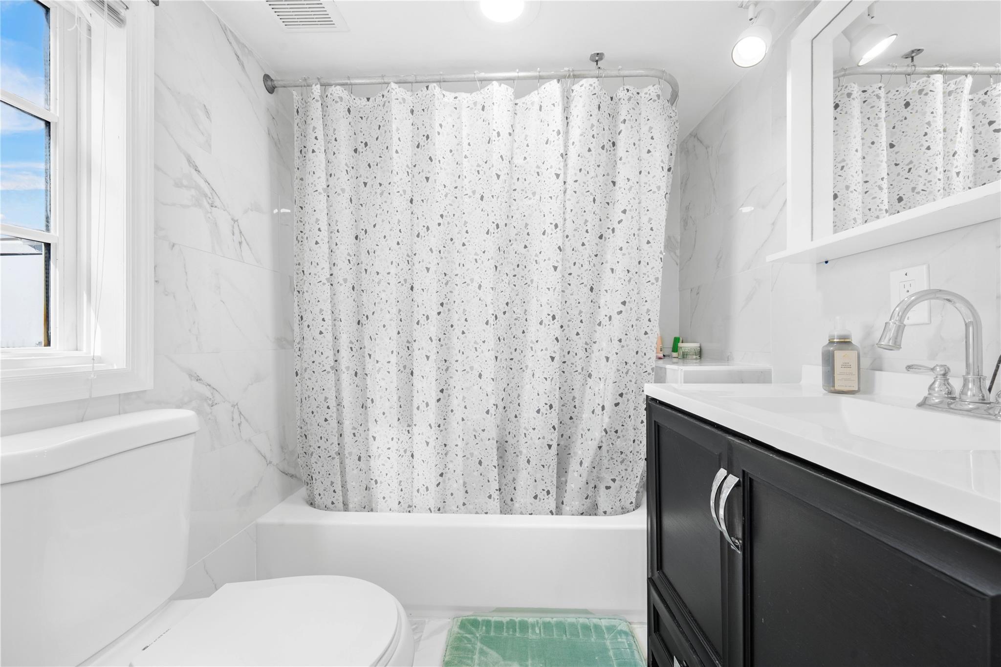 64 Lincoln Avenue Ave, Holbrook, New York image 12