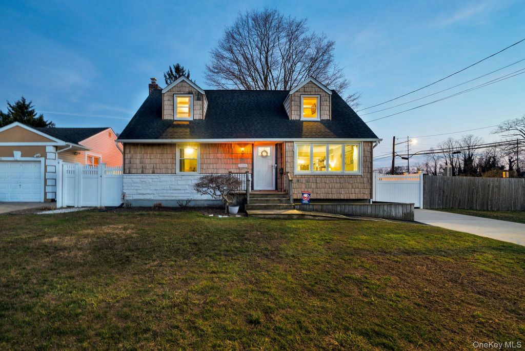 Photo of 3768 Mansfield Drive, Seaford, NY 11783 (MLS # 984899)