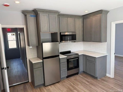 Apartment For Rent - 10-12 Main Street #4<br/> Suffolk County, Kings Park, NY 11754