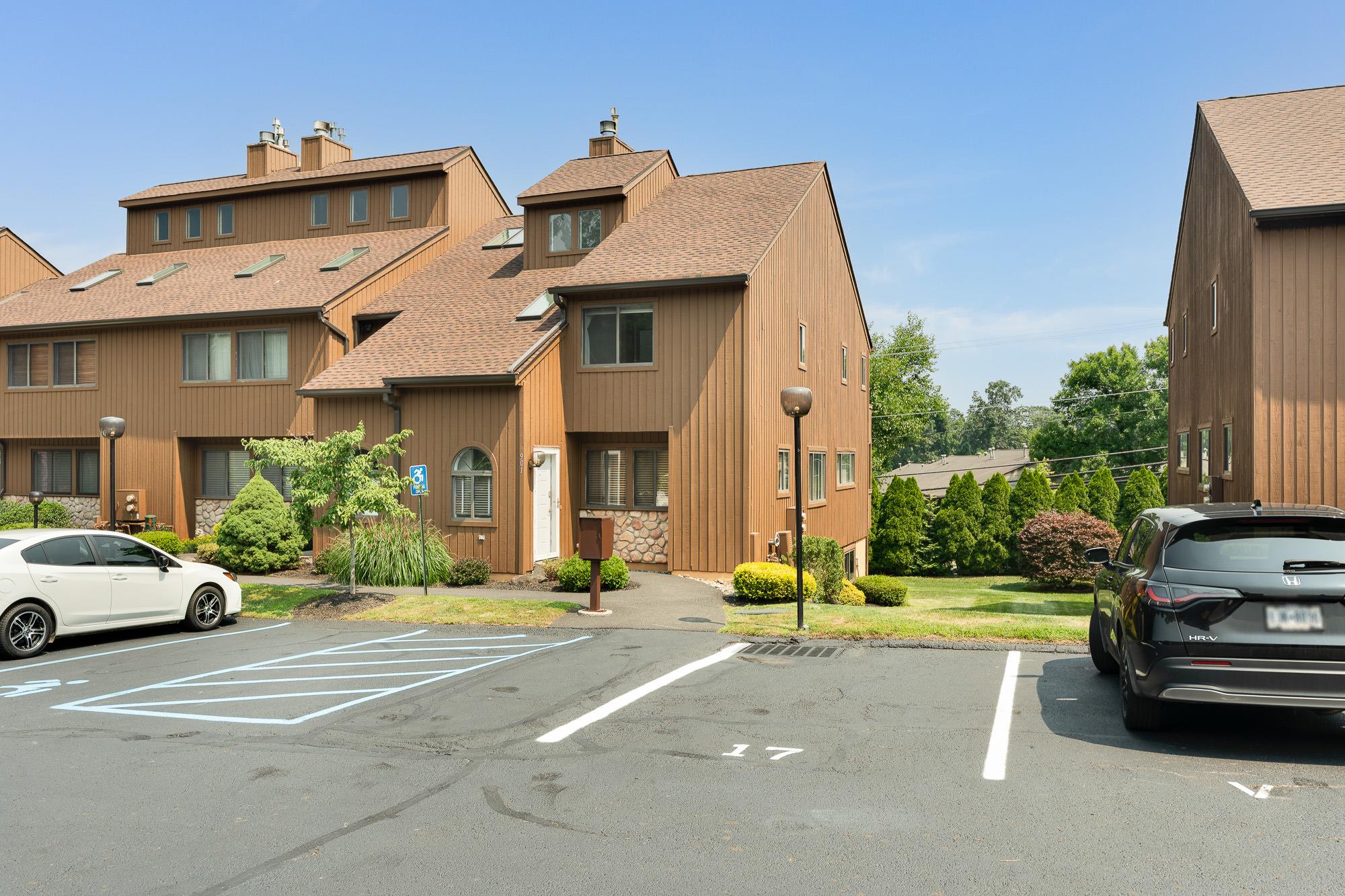 901 Scenic Lane
