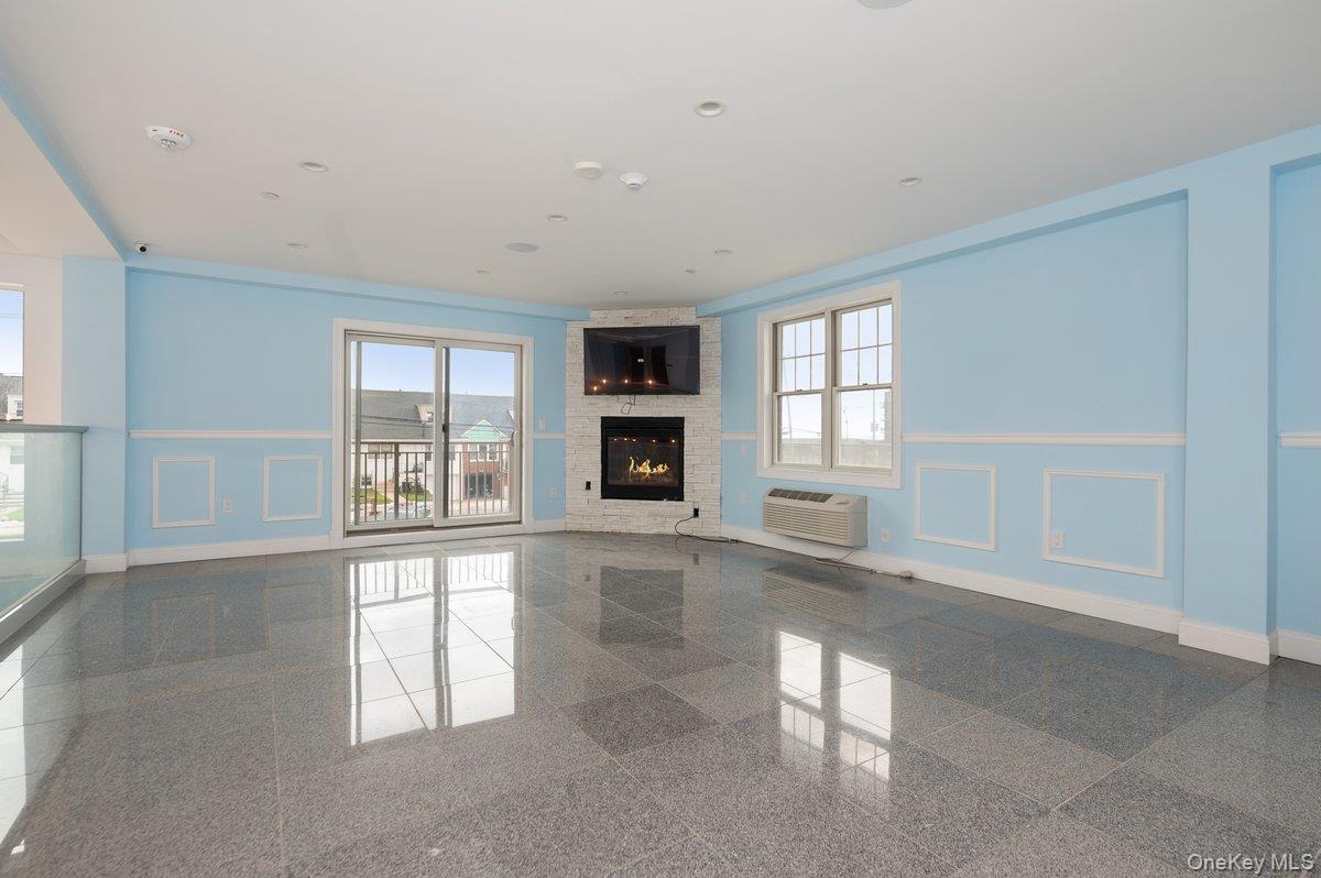 661 W Broadway 604