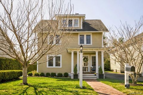 28 Lindbergh Street Locust Valley NY 11560