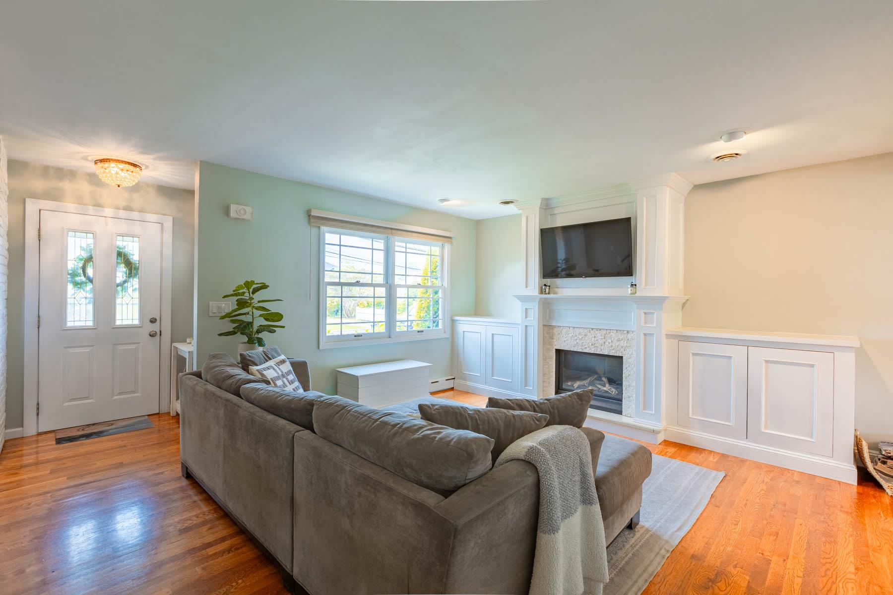 859 E Bay Drive