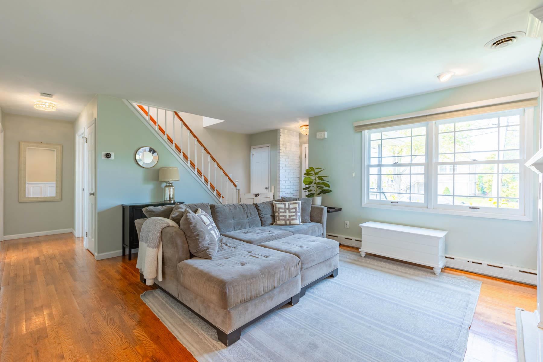 859 E Bay Drive