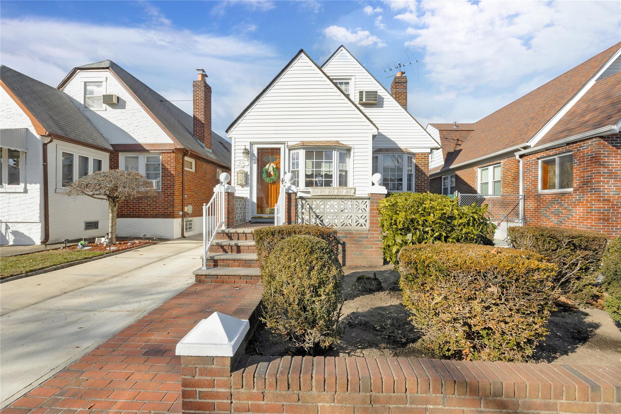 Property for Sale at Doran Avenue, Glendale, Queens, NY - Bedrooms: 3 
Bathrooms: 2 
Rooms: 6  - $1,048,000