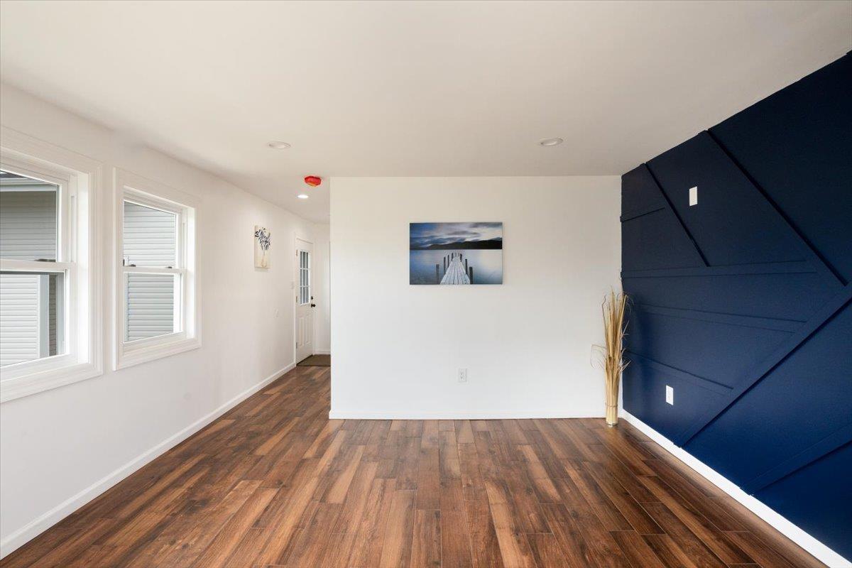 886 S 8th Street St, Lindenhurst, New York image 14