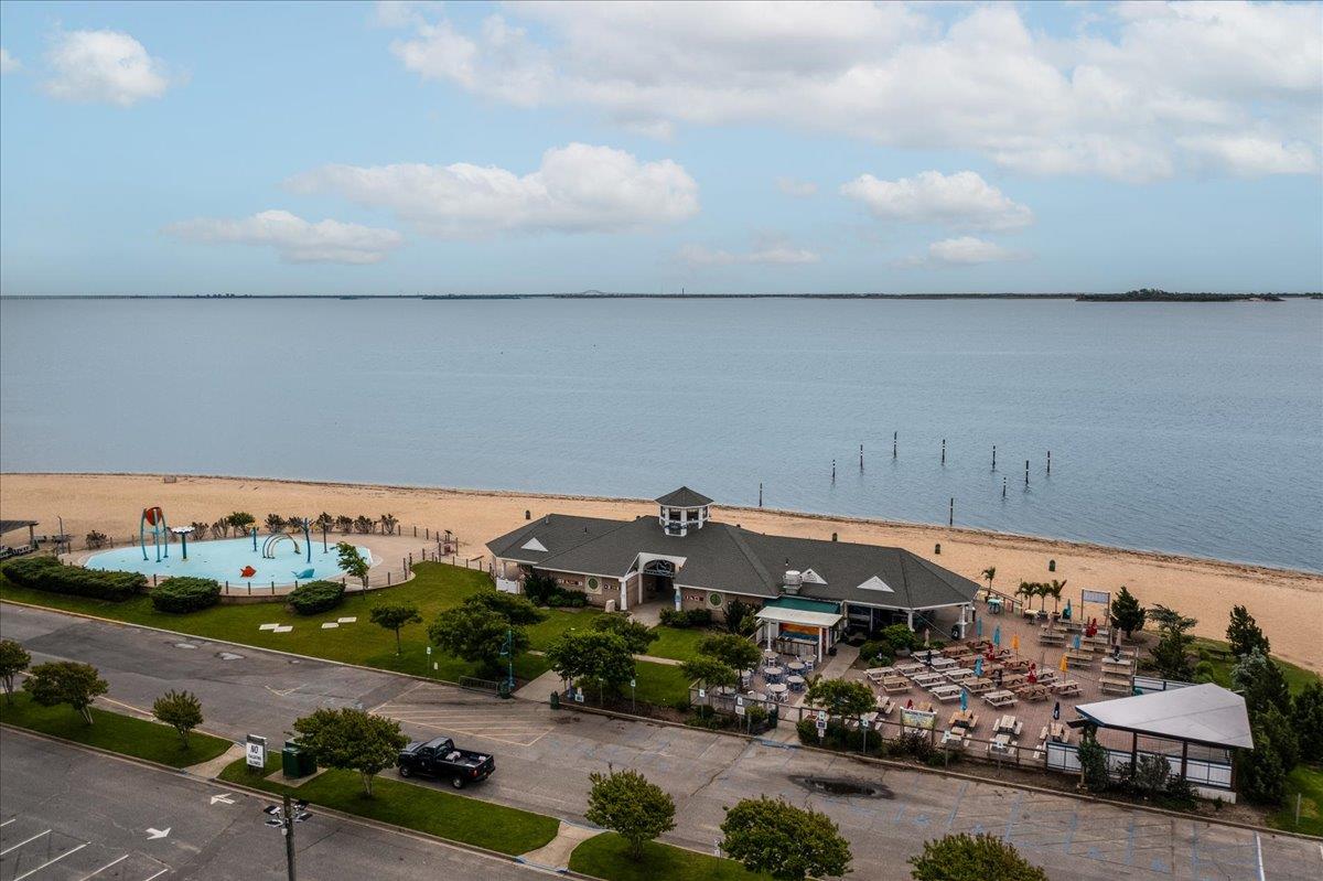 886 S 8th Street St, Lindenhurst, New York image 23