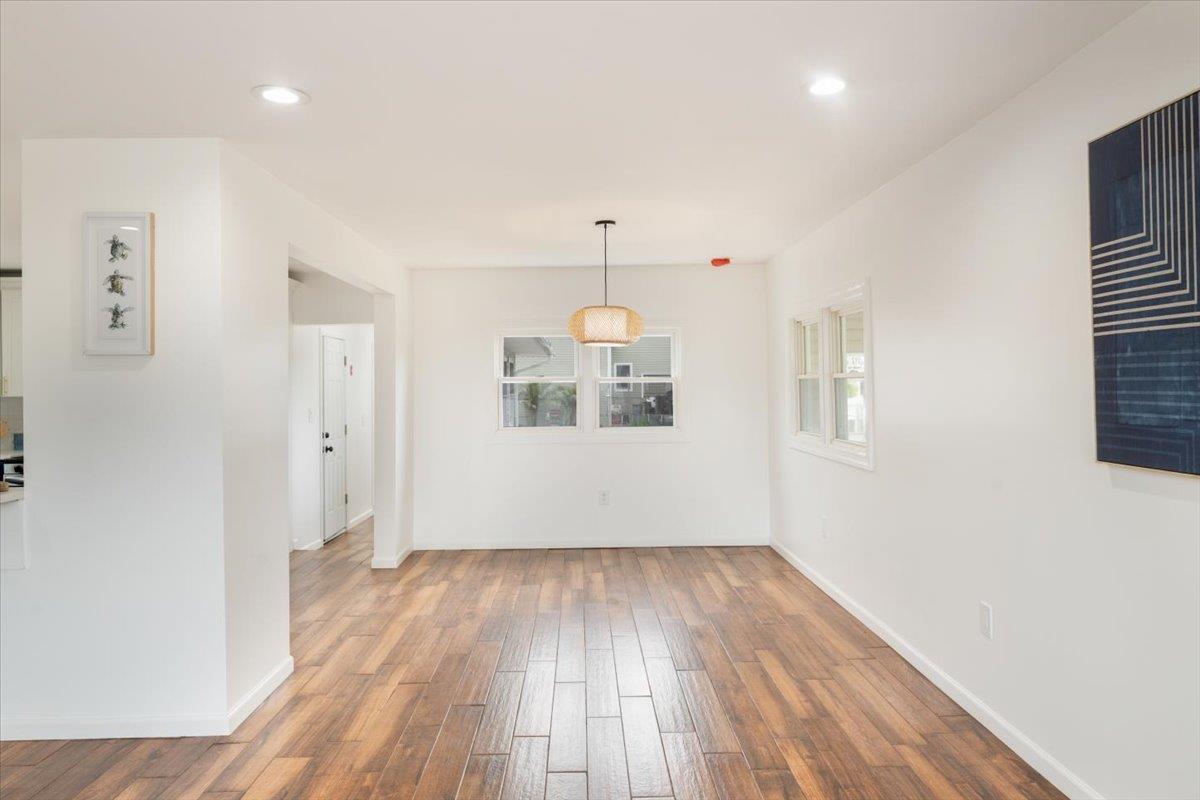 886 S 8th Street St, Lindenhurst, New York image 11