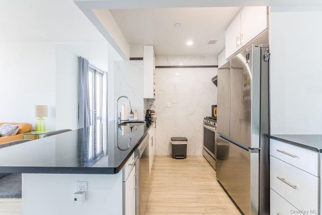 Photo of 144-27 Sanford Avenue #8O, Flushing, NY 11355 (MLS # 915401)