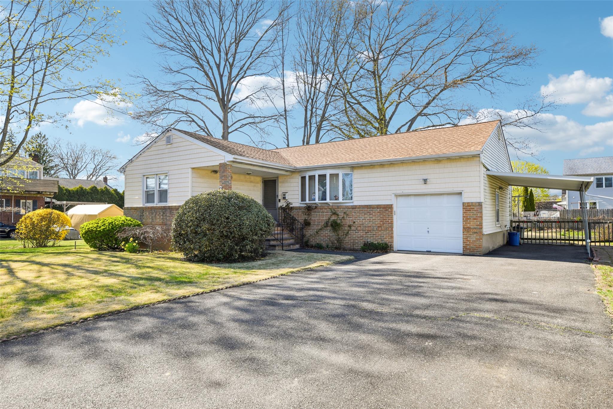 622 14th Street, West Babylon, New York image 2