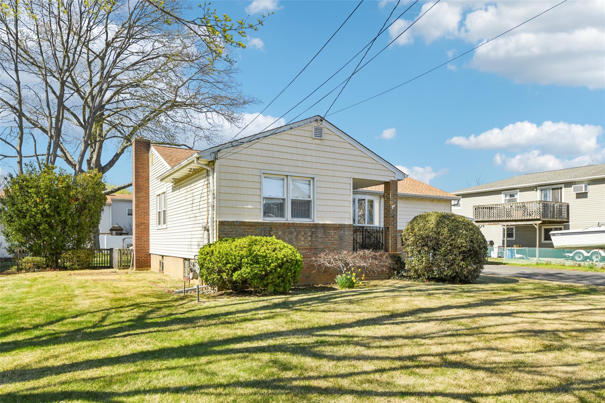622 14th Street, West Babylon, New York image 3