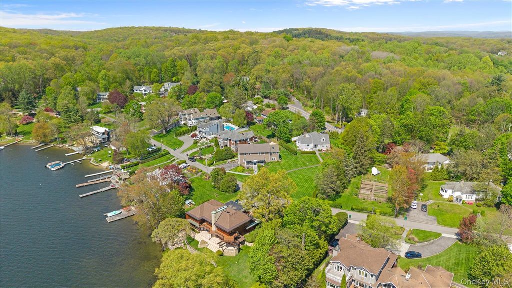 Photo of 26 Averill Drive, Mahopac, NY 10541 (MLS # 984441)