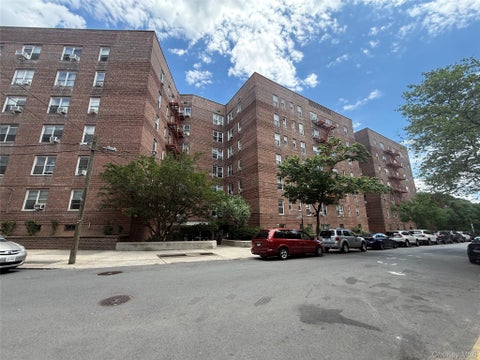 Condo For Sale - 4225 80th Street #6F<br/> Elmhurst, NY 11373