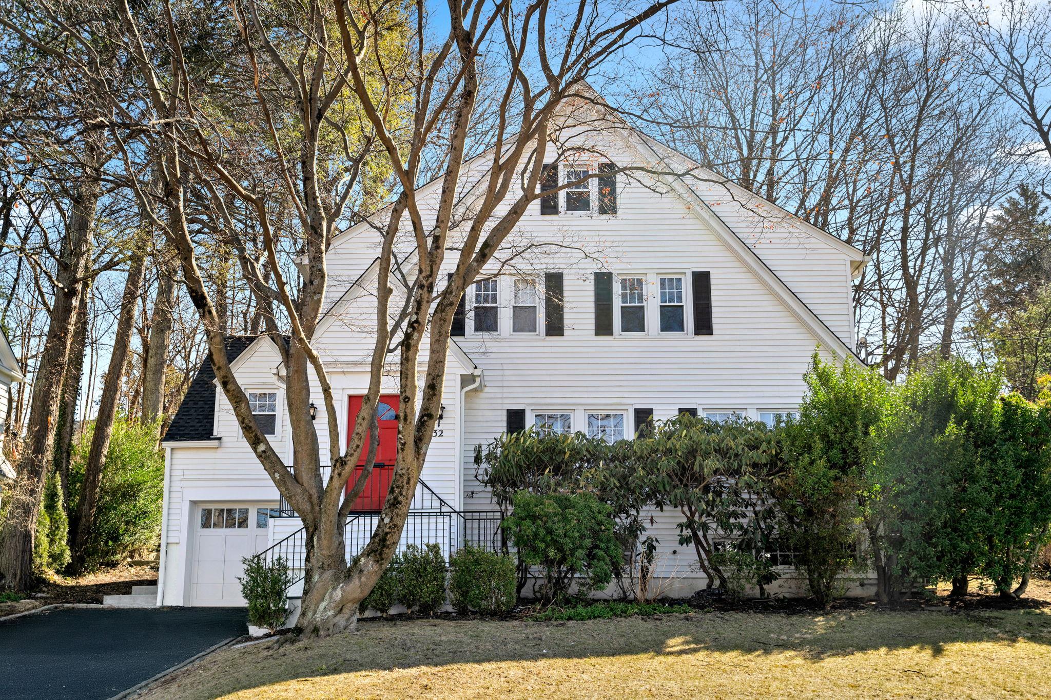 32 Claremont Road, Scarsdale, New York image 1