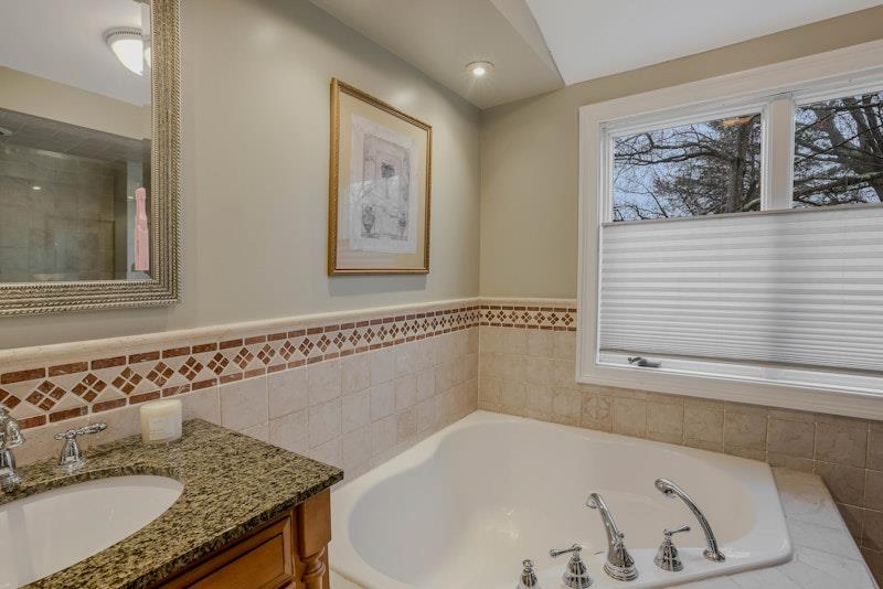 128 Sunny Hill Drive, East Norwich, New York image 25