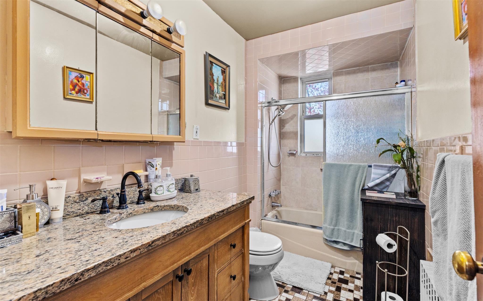 82-60 166th Street St, Jamaica, New York image 11