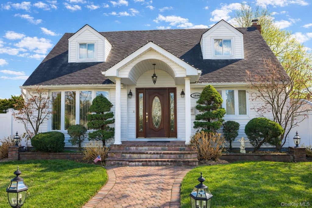 Photo of 1696 Francis Drive, East Meadow, NY 11554 (MLS # 951937)