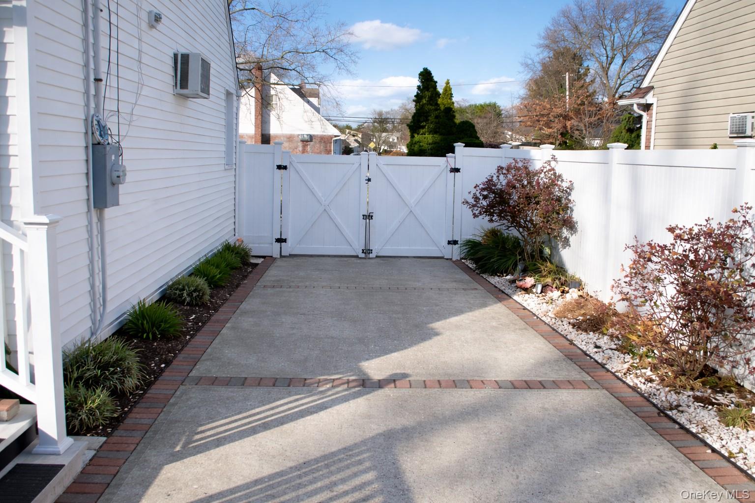 1696 Francis Drive - Photo 4