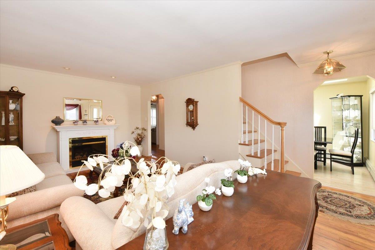 185 N 3rd Street, Bethpage, New York image 4