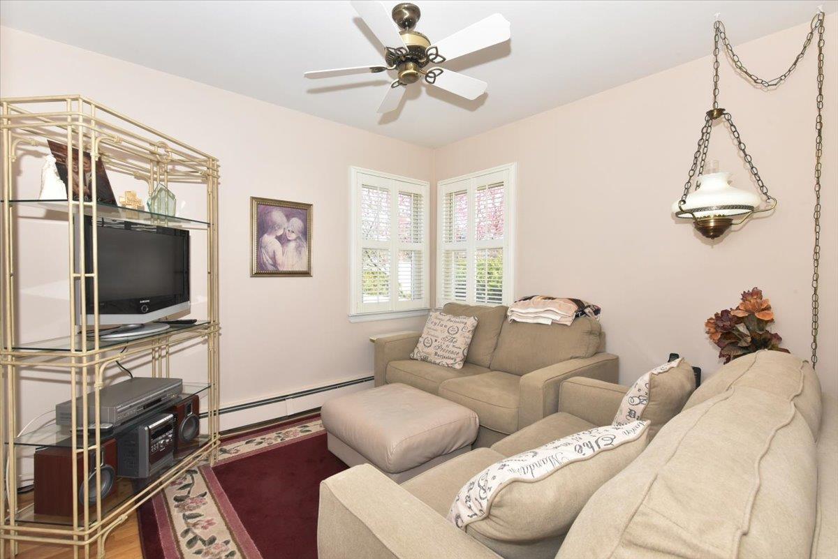 185 N 3rd Street, Bethpage, New York image 17
