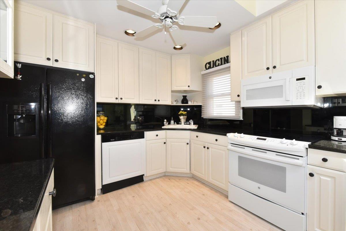 185 N 3rd Street, Bethpage, New York image 14