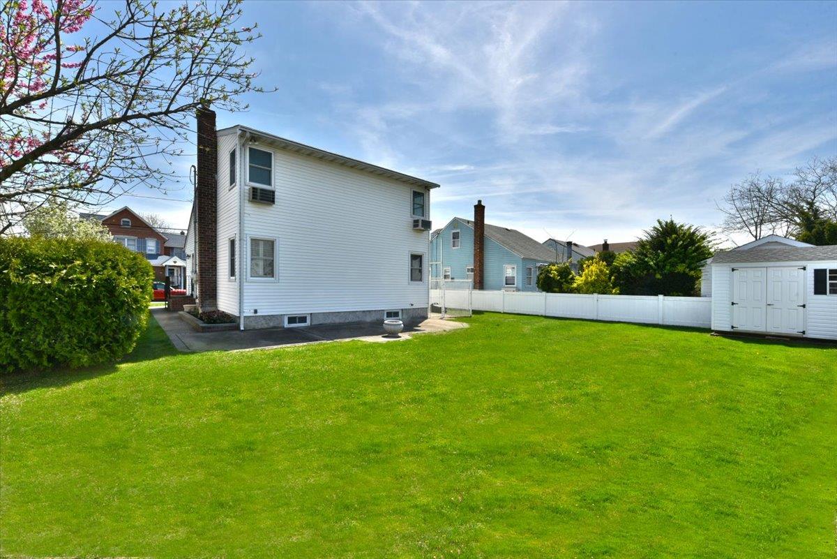 185 N 3rd Street, Bethpage, New York image 26