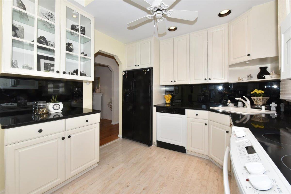 185 N 3rd Street, Bethpage, New York image 13