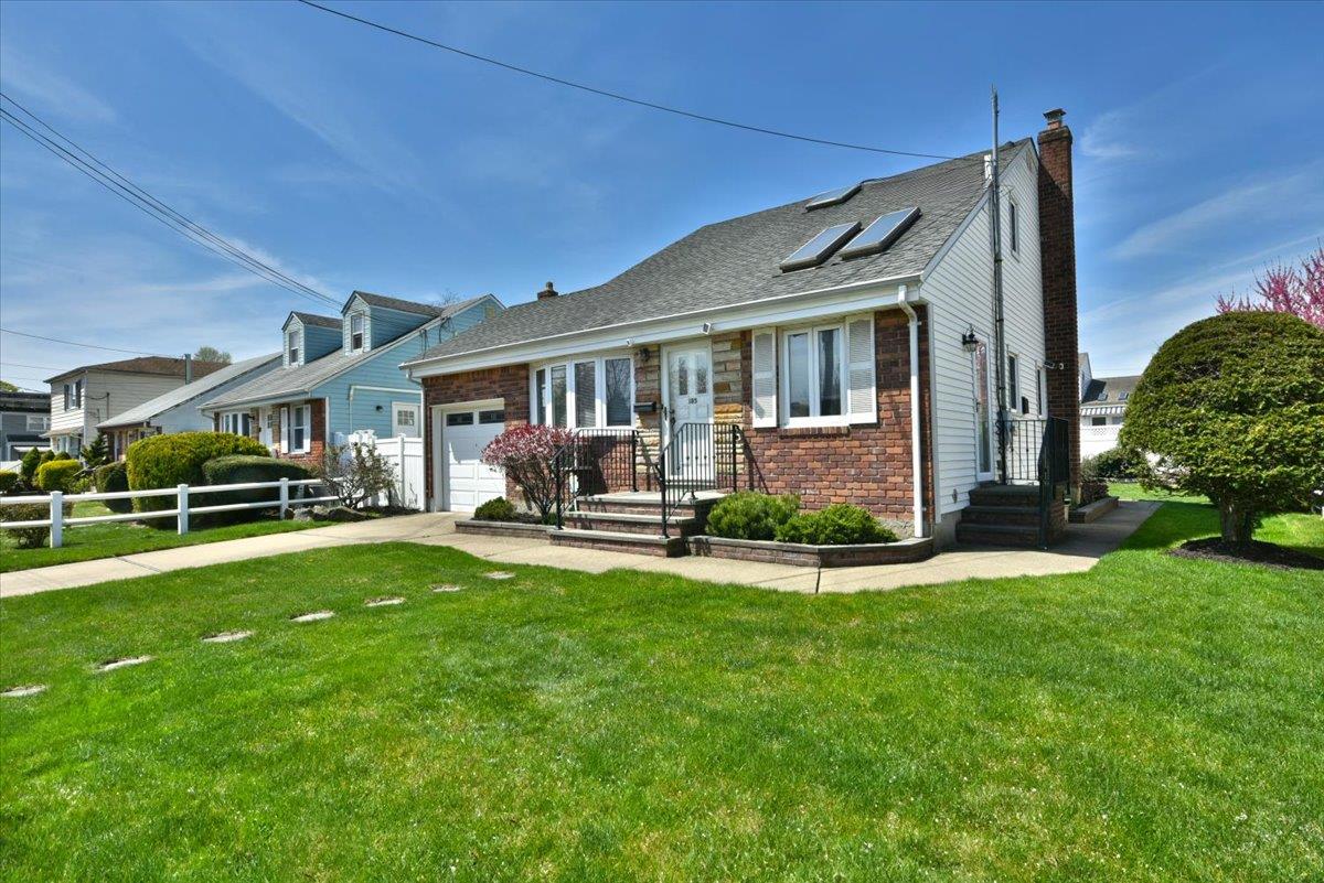 185 N 3rd Street, Bethpage, New York image 3
