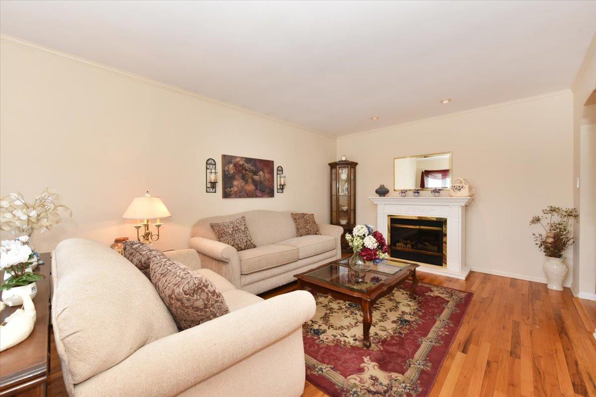 185 N 3rd Street, Bethpage, New York image 6