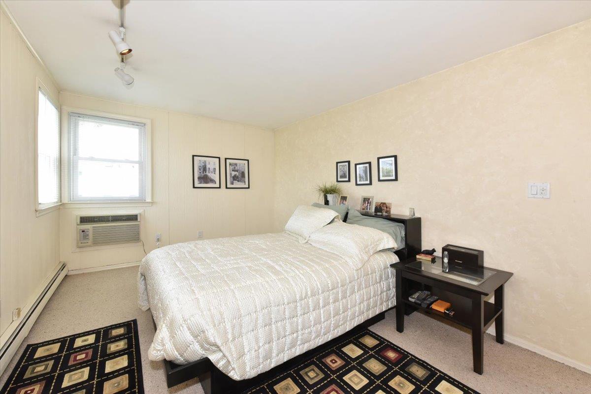 185 N 3rd Street, Bethpage, New York image 20