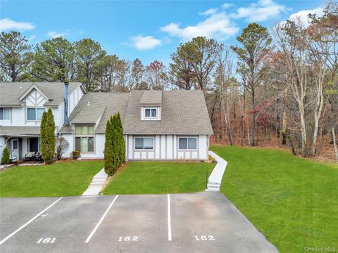 Photo of 162 Eagle Hill Court, Middle Island, NY 11953 (MLS # 941069)