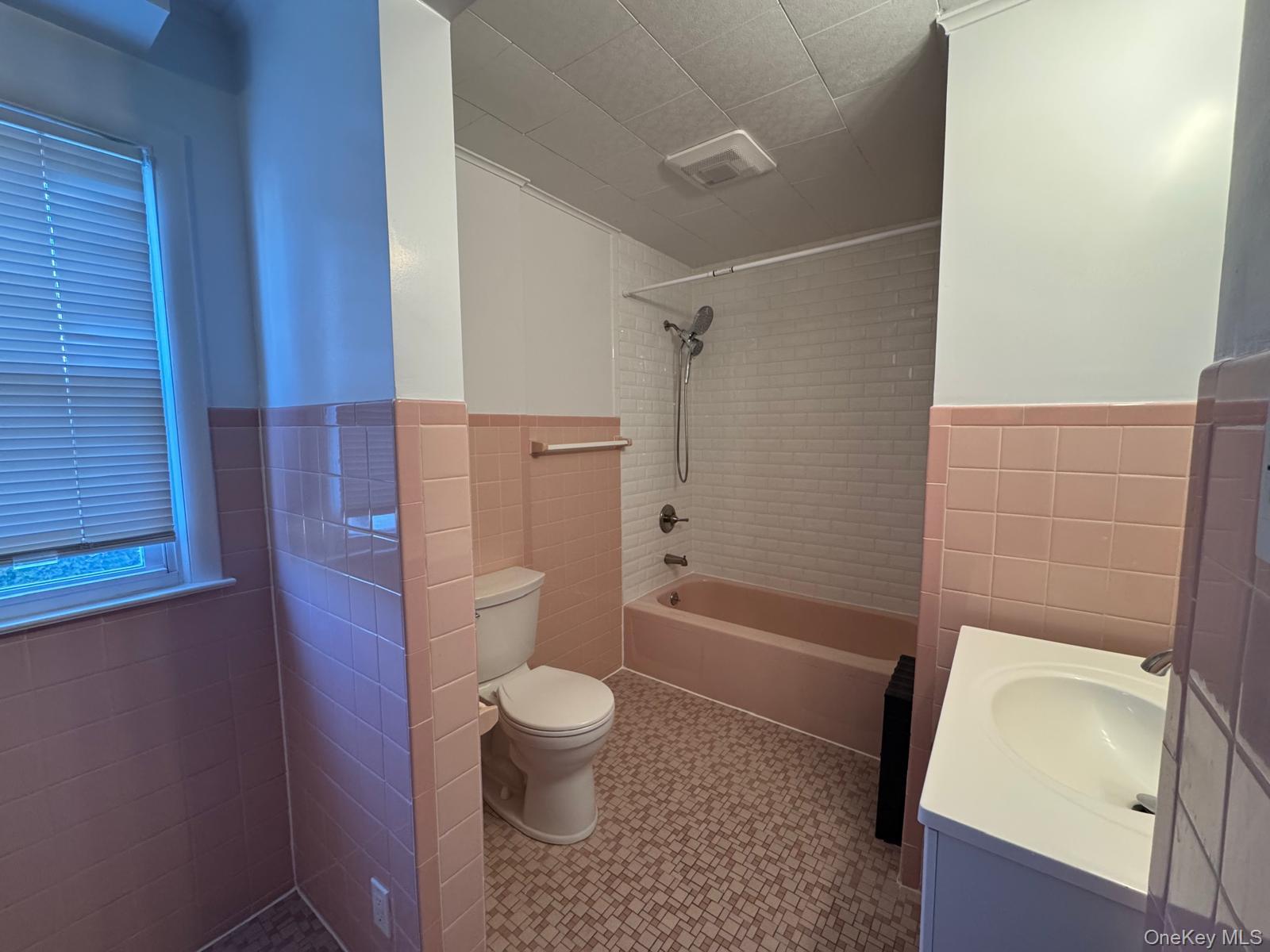 169 Lockwood Avenue 2nd Floor